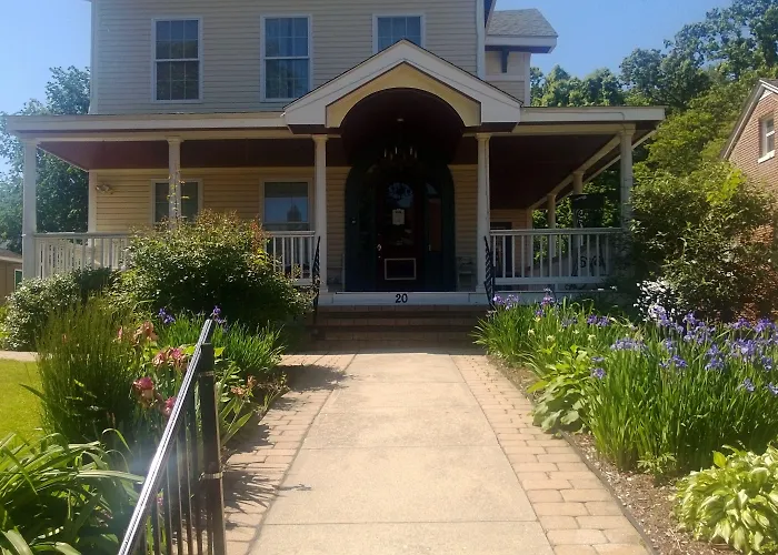 Naomi'S Inn Bed & Breakfast